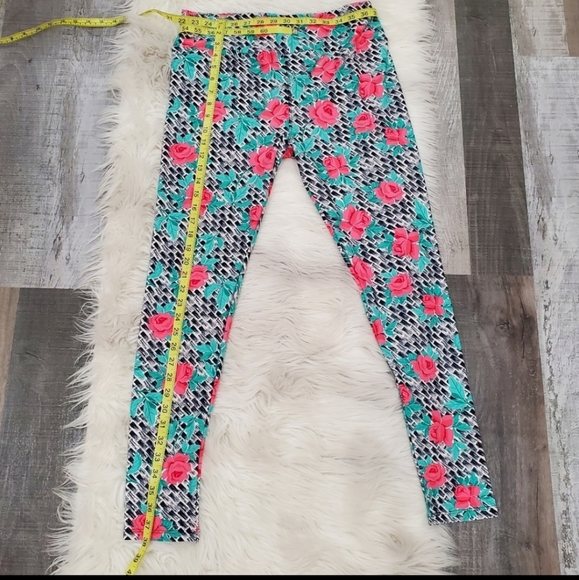 Lularoe & curvy floral leggings new - Picture 3 of 4